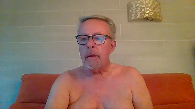 Snapshot of tuggy59 chatting on May 29, 2026, 5:05 am tuggy59 online show from May 29, 2026, 5:05 am