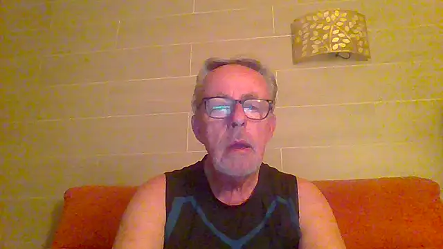 Snapshot of tuggy59 chatting on June 26, 2026, 3:44 am tuggy59 online show from June 26, 2026, 3:44 am