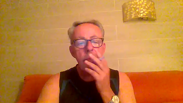 Snapshot of tuggy59 chatting on July 4, 2026, 3:56 am tuggy59 online show from July 4, 2026, 3:56 am
