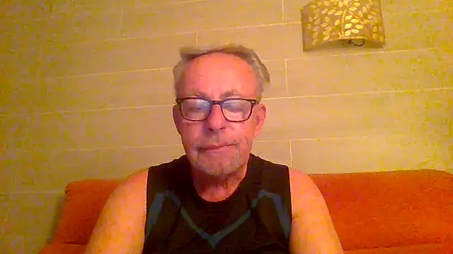 Snapshot of tuggy59 chatting on July 6, 2026, 4:20 am tuggy59 online show from July 6, 2026, 4:20 am