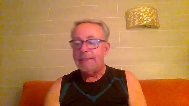 Snapshot of tuggy59 chatting on July 16, 2026, 5:02 am tuggy59 online show from July 16, 2026, 5:02 am