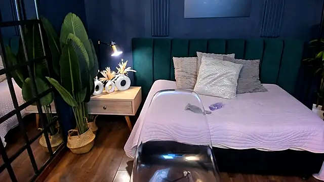 taylor bennet online show from February 11, 2025, 6:33 pm