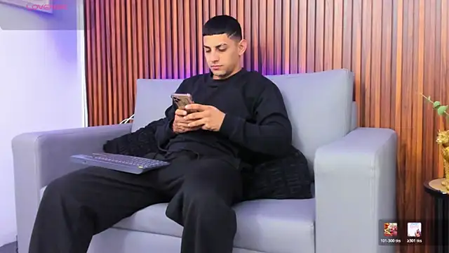 Alex cute77 online show from March 26, 2026, 12:55 pm