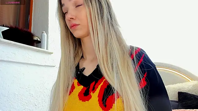 Sassy Teen online show from April 8, 2026, 7:52 am