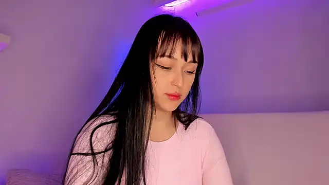 Gloomydoll online show from December 6, 2024, 6:28 pm