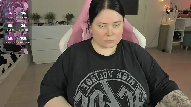 Akemi BBW online show from May 22, 2026, 6:02 pm