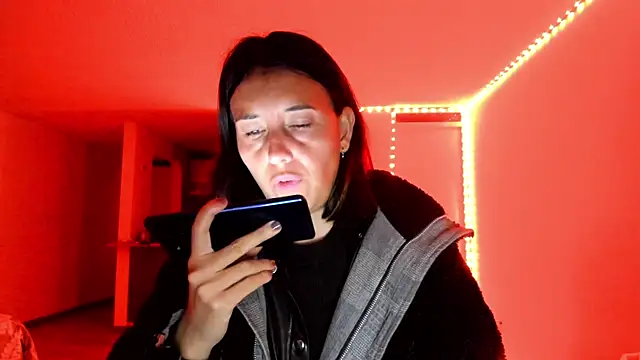 zoe jeane beker online show from February 20, 2025, 11:32 pm