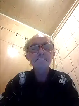 Snapshot of oksana722 chatting on October 10, 2025, 8:41 pm oksana722 online show from October 10, 2025, 8:41 pm