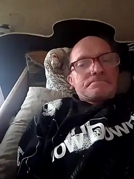 Snapshot of oksana722 chatting on October 11, 2025, 9:52 am oksana722 online show from October 11, 2025, 9:52 am