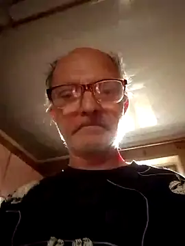 Snapshot of oksana722 chatting on October 13, 2025, 6:24 am oksana722 online show from October 13, 2025, 6:24 am