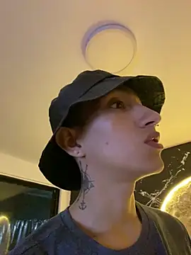 DereckCooperr online show from December 20, 2024, 5:04 am