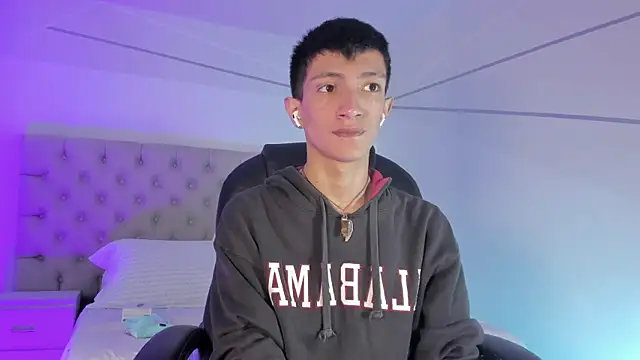 DereckCooperr online show from December 29, 2024, 6:27 pm