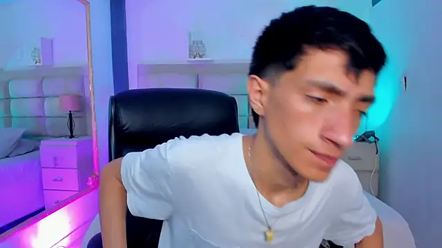 DereckCooperr online show from October 6, 2025, 9:01 pm