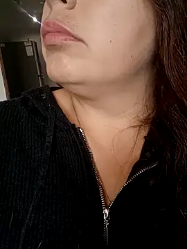 Snapshot of seherlatin chatting on October 3, 2025, 4:37 pm seherlatin online show from October 3, 2025, 4:37 pm