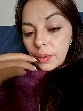 Snapshot of seherlatin chatting on October 19, 2025, 3:56 pm seherlatin online show from October 19, 2025, 3:56 pm