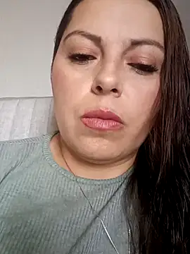 Snapshot of seherlatin chatting on November 5, 2025, 5:24 pm seherlatin online show from November 5, 2025, 5:24 pm