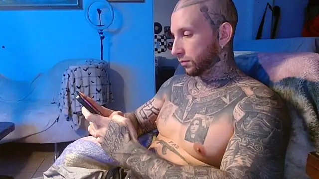 bobbybacala91 online show from October 29, 2025, 9:22 am