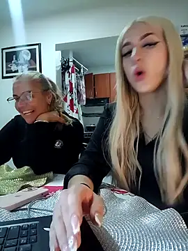 Snapshot of eva-2023 chatting on December 11, 2024, 2:19 am eva-2023 online show from December 11, 2024, 2:19 am