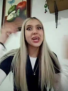 Snapshot of eva-2023 chatting on January 21, 2025, 9:25 pm eva-2023 online show from January 21, 2025, 9:25 pm