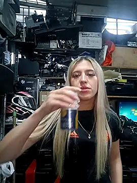 Snapshot of eva-2023 chatting on March 20, 2025, 10:29 pm eva-2023 online show from March 20, 2025, 10:29 pm