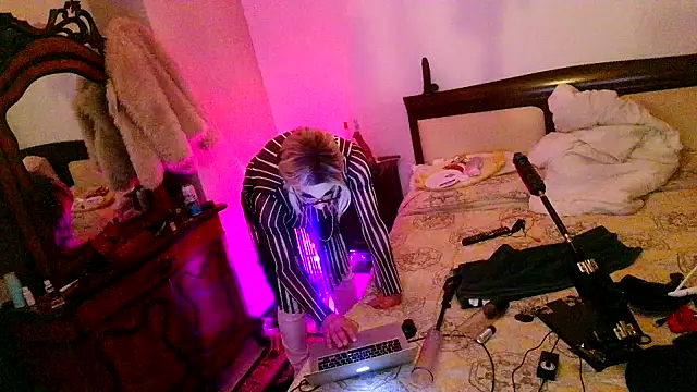 CharlotteVixxens online show from January 11, 2026, 12:15 am