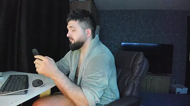 Snapshot of Eduu2322 chatting on December 7, 2024, 10:50 pm Eduu2322 online show from December 7, 2024, 10:50 pm