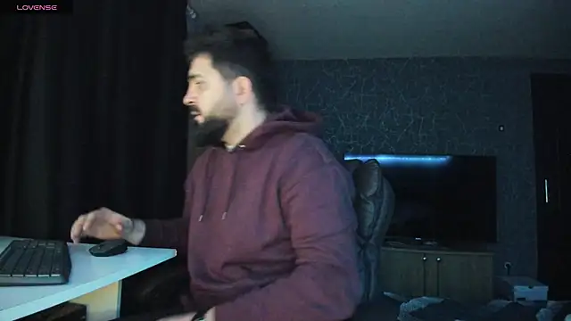 Snapshot of Eduu2322 chatting on December 31, 2024, 11:28 pm Eduu2322 online show from December 31, 2024, 11:28 pm