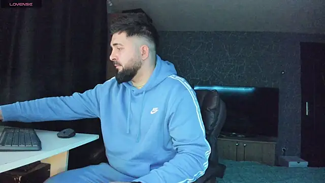 Snapshot of Eduu2322 chatting on January 9, 2025, 11:34 pm Eduu2322 online show from January 9, 2025, 11:34 pm