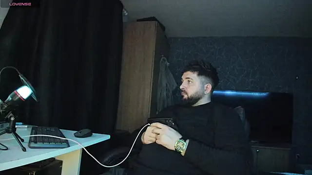 Snapshot of Eduu2322 chatting on January 16, 2025, 11:06 pm Eduu2322 online show from January 16, 2025, 11:06 pm