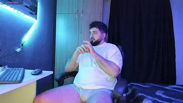 Snapshot of Eduu2322 chatting on January 29, 2025, 10:22 pm Eduu2322 online show from January 29, 2025, 10:22 pm