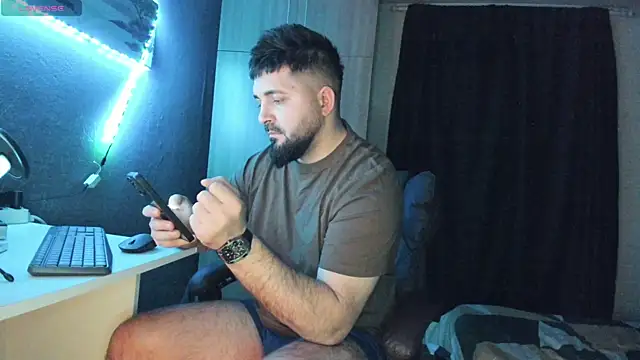 Snapshot of Eduu2322 chatting on February 9, 2025, 10:00 pm Eduu2322 online show from February 9, 2025, 10:00 pm