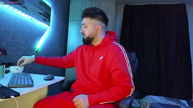 Snapshot of Eduu2322 chatting on March 5, 2025, 10:32 pm Eduu2322 online show from March 5, 2025, 10:32 pm