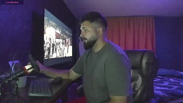 Snapshot of Eduu2322 chatting on September 20, 2025, 8:43 pm Eduu2322 online show from September 20, 2025, 8:43 pm