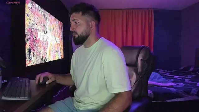 Snapshot of Eduu2322 chatting on September 24, 2025, 8:12 pm Eduu2322 online show from September 24, 2025, 8:12 pm