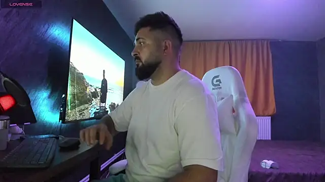 Snapshot of Eduu2322 chatting on November 2, 2025, 10:23 pm Eduu2322 online show from November 2, 2025, 10:23 pm