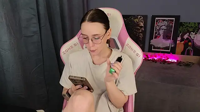 Sweet frosti online show from May 24, 2026, 3:22 am