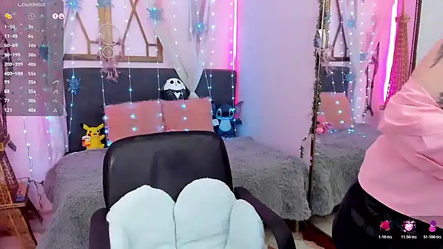 Snapshot of laura_olssen chatting on February 17, 2026, 12:34 pm laura olssen online show from February 17, 2026, 12:34 pm