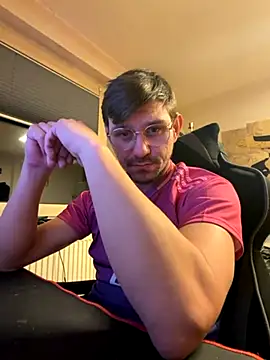 Snapshot of Shaiiboy chatting on October 3, 2025, 2:52 am Shaiiboy online show from October 3, 2025, 2:52 am