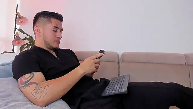 Chriskyle  online show from December 4, 2024, 1:20 pm