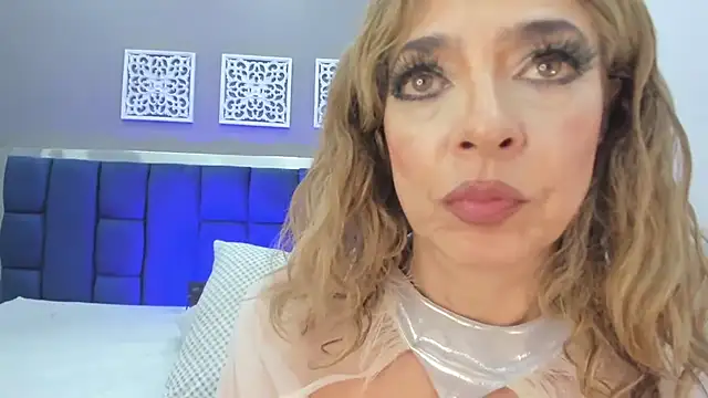 Snapshot of thecrazyadamss_ chatting on February 10, 2025, 3:35 am thecrazyadamss online show from February 10, 2025, 3:35 am