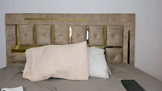 Snapshot of thecrazyadamss_ chatting on October 4, 2025, 2:09 am thecrazyadamss online show from October 4, 2025, 2:09 am