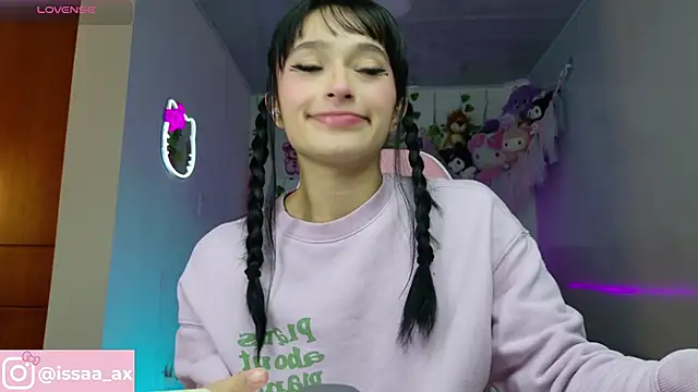 issagarcia online show from October 18, 2025, 11:49 pm