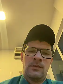 Snapshot of Juliano2289 chatting on June 13, 2026, 1:31 pm Juliano2289 online show from June 13, 2026, 1:31 pm