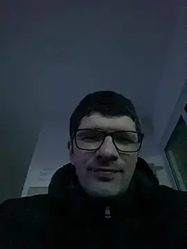 Snapshot of Juliano2289 chatting on July 3, 2026, 11:38 am Juliano2289 online show from July 3, 2026, 11:38 am