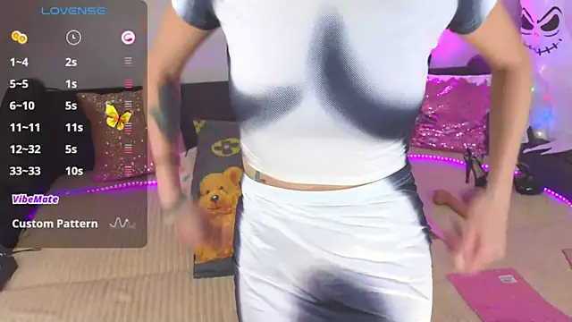 AlexaStoun online show from October 26, 2025, 2:23 pm