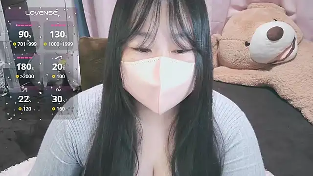 yuinyan3150 online show from November 23, 2025, 9:25 pm