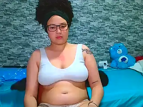 Snapshot of vanellope12 chatting on November 7, 2025, 5:07 am vanellope12 online show from November 7, 2025, 5:07 am