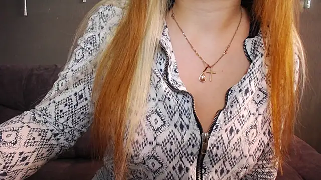 StacyYellig online show from April 21, 2026, 3:24 am