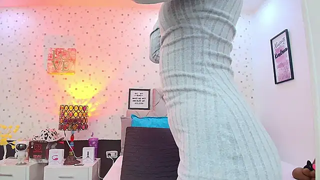 JulietaReyess online show from January 13, 2026, 11:59 am