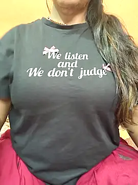 CUTE SOPHIA- online show from March 1, 2026, 7:49 pm